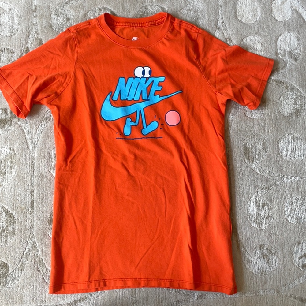 Nike boys shirt